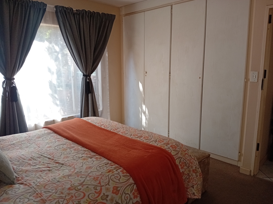 3 Bedroom Property for Sale in Faerie Glen Gauteng