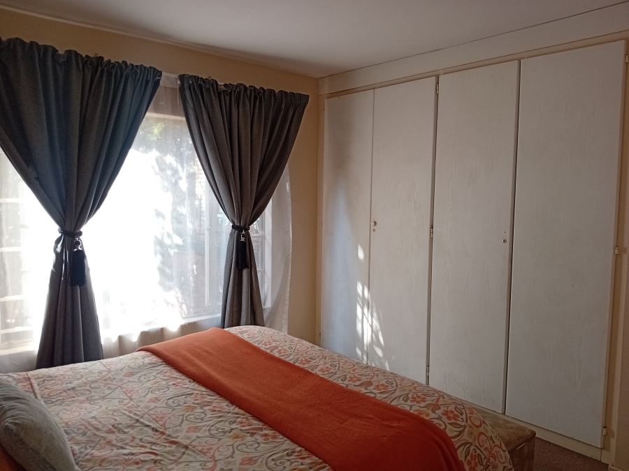 3 Bedroom Property for Sale in Faerie Glen Gauteng