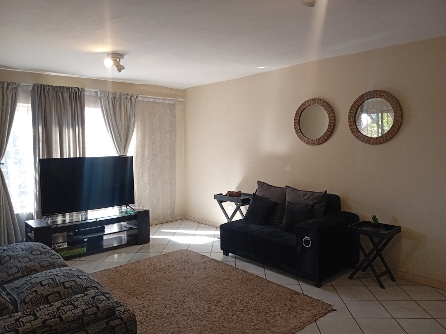 3 Bedroom Property for Sale in Faerie Glen Gauteng