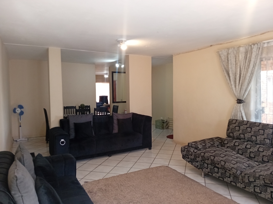 3 Bedroom Property for Sale in Faerie Glen Gauteng
