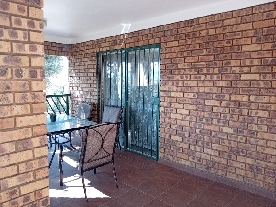 3 Bedroom Property for Sale in Faerie Glen Gauteng