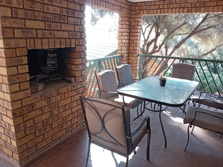 3 Bedroom Property for Sale in Faerie Glen Gauteng