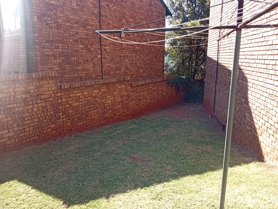 3 Bedroom Property for Sale in Faerie Glen Gauteng