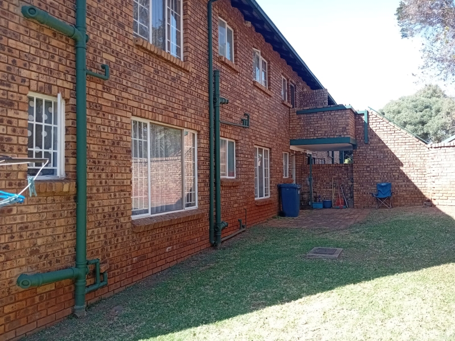 3 Bedroom Property for Sale in Faerie Glen Gauteng