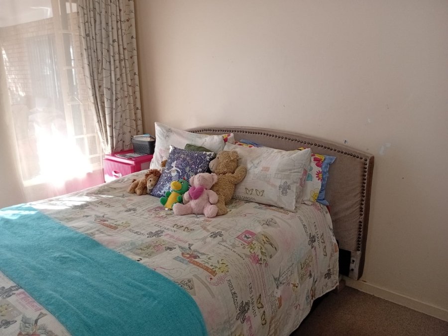 3 Bedroom Property for Sale in Faerie Glen Gauteng