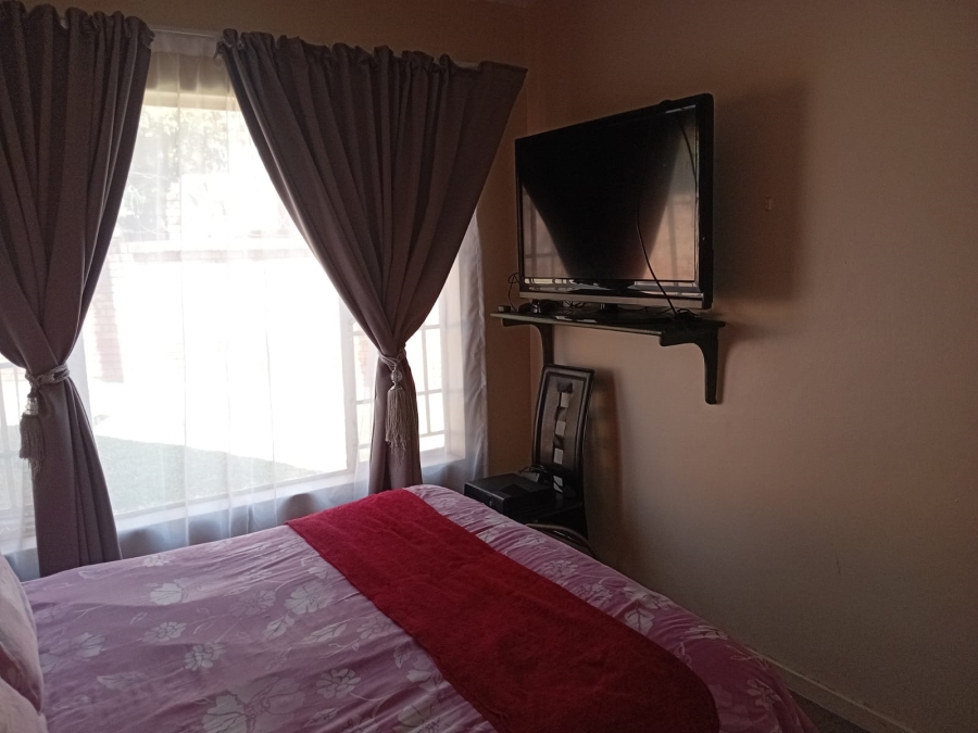 3 Bedroom Property for Sale in Faerie Glen Gauteng