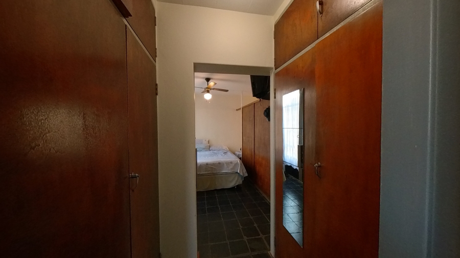 1 Bedroom Property for Sale in Sunnyside Gauteng