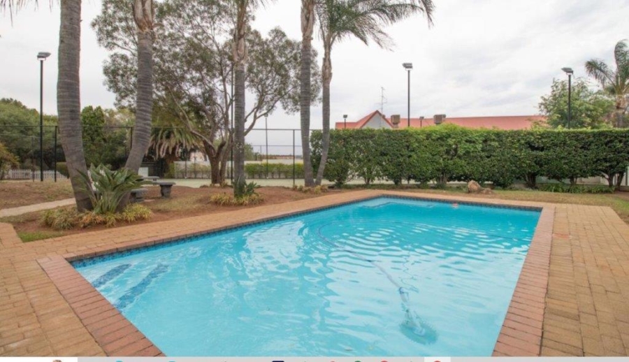 To Let 2 Bedroom Property for Rent in Marais Steyn Park Gauteng