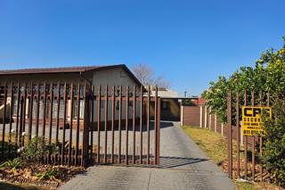 3 Bedroom Property for Sale in Verwoerdpark Gauteng