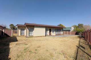 3 Bedroom Property for Sale in Verwoerdpark Gauteng