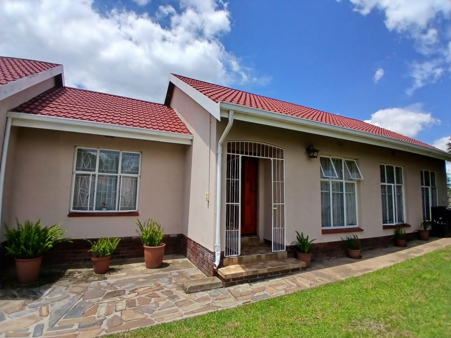 7 Bedroom Property for Sale in Birchleigh North Gauteng