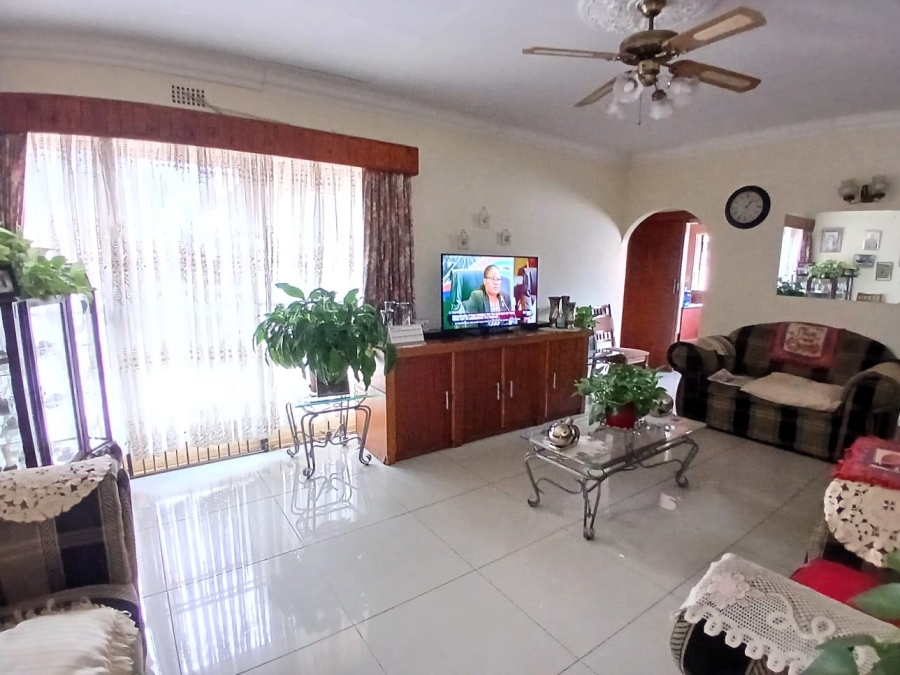 7 Bedroom Property for Sale in Birchleigh North Gauteng