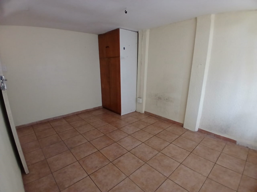 7 Bedroom Property for Sale in Birchleigh North Gauteng