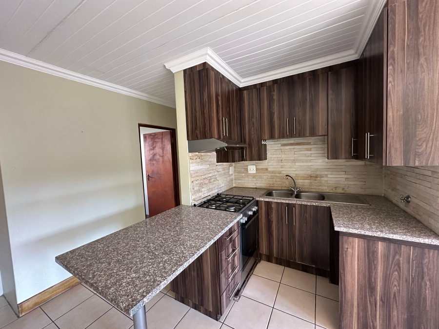 2 Bedroom Property for Sale in Waverley Gauteng