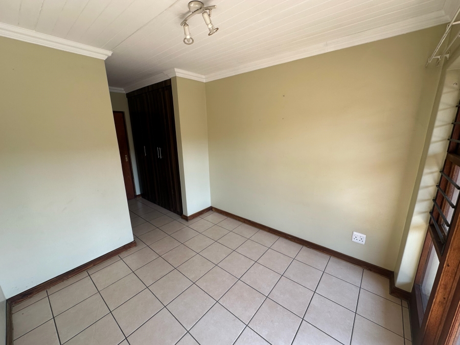 2 Bedroom Property for Sale in Waverley Gauteng