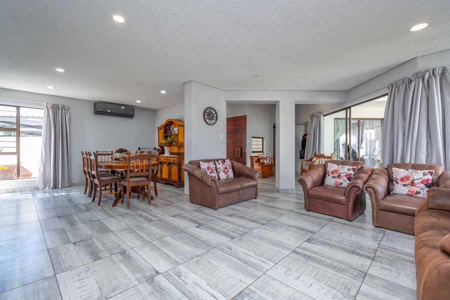 3 Bedroom Property for Sale in Magaliessig Gauteng