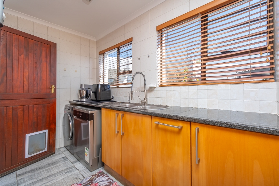 3 Bedroom Property for Sale in Magaliessig Gauteng