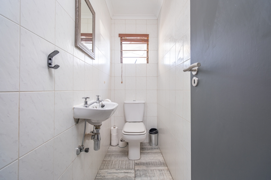 3 Bedroom Property for Sale in Magaliessig Gauteng
