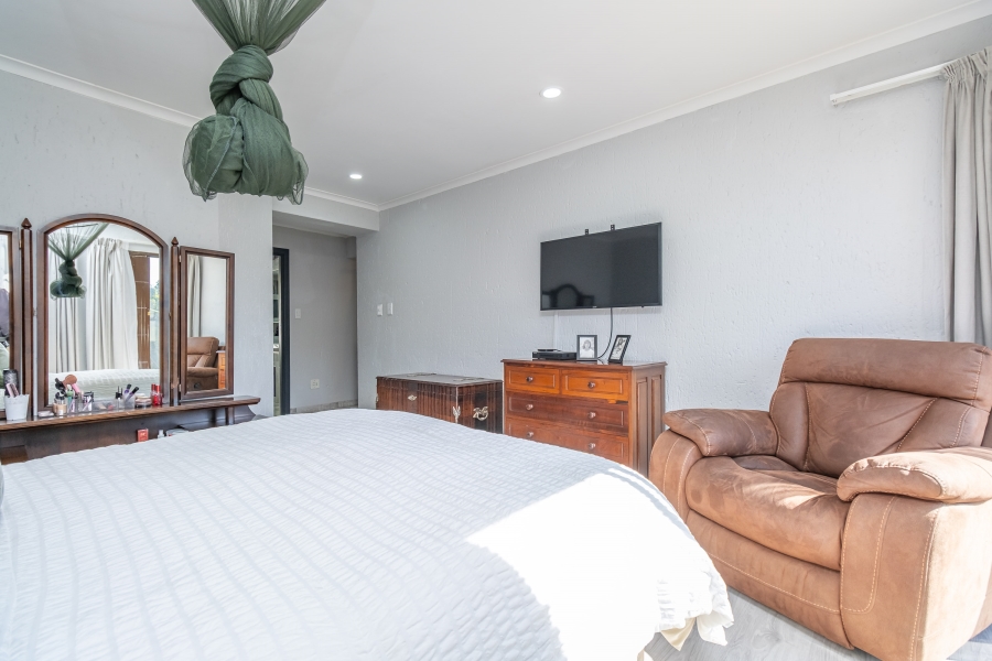 3 Bedroom Property for Sale in Magaliessig Gauteng