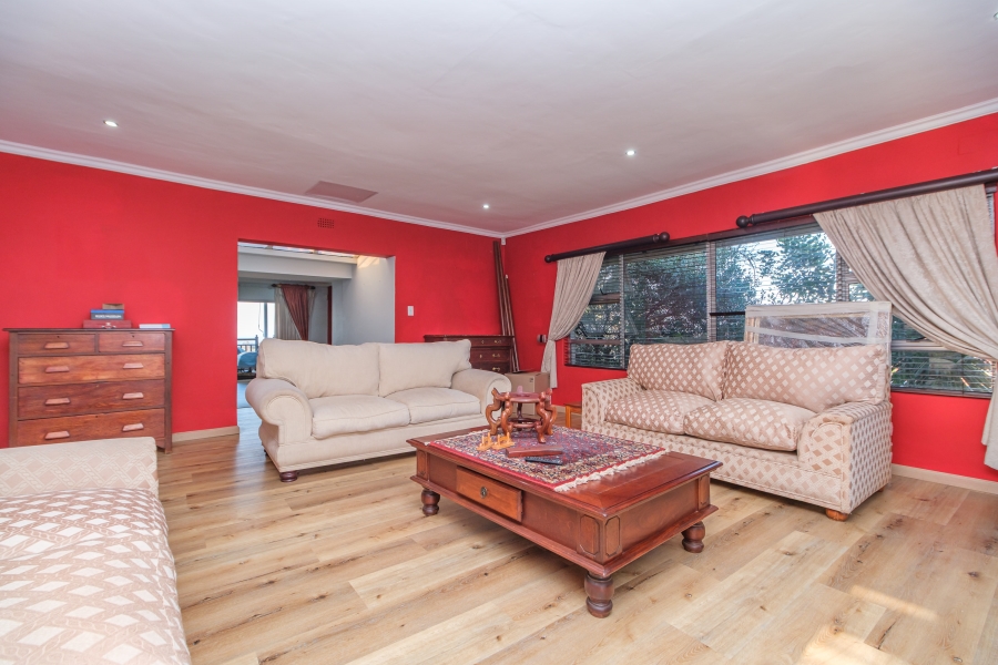 To Let 4 Bedroom Property for Rent in Constantia Kloof Gauteng