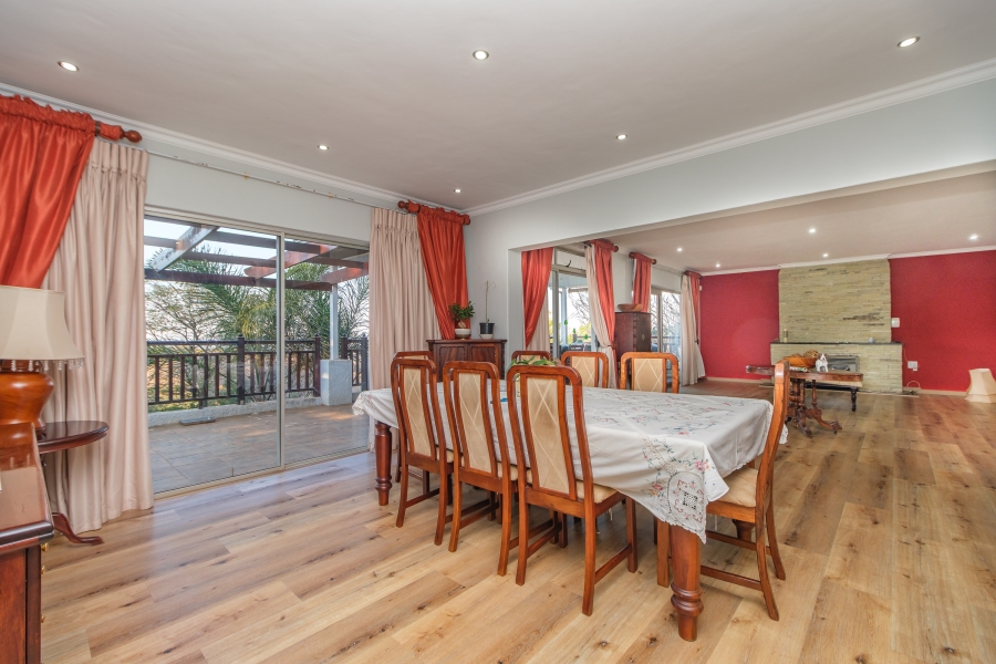 To Let 4 Bedroom Property for Rent in Constantia Kloof Gauteng