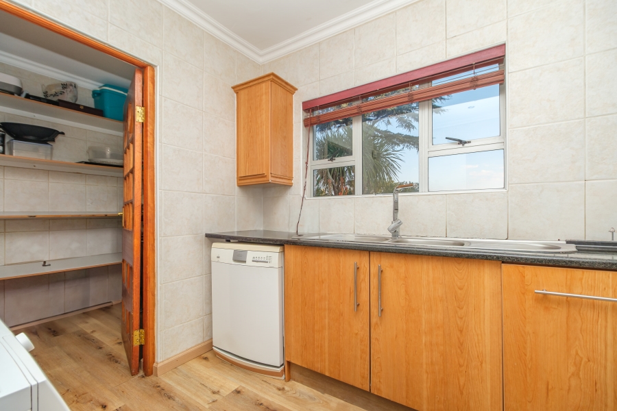 To Let 4 Bedroom Property for Rent in Constantia Kloof Gauteng