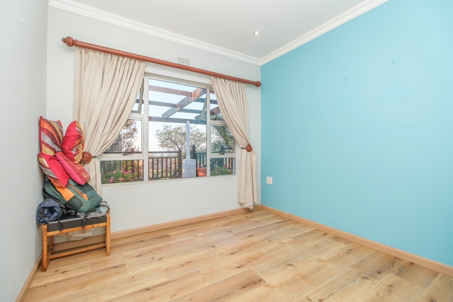 To Let 4 Bedroom Property for Rent in Constantia Kloof Gauteng