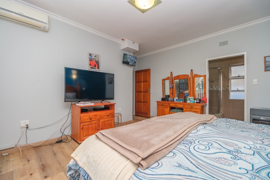 To Let 4 Bedroom Property for Rent in Constantia Kloof Gauteng