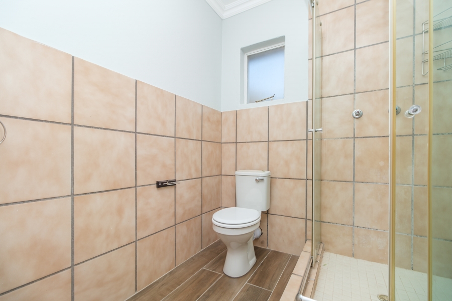 To Let 4 Bedroom Property for Rent in Constantia Kloof Gauteng