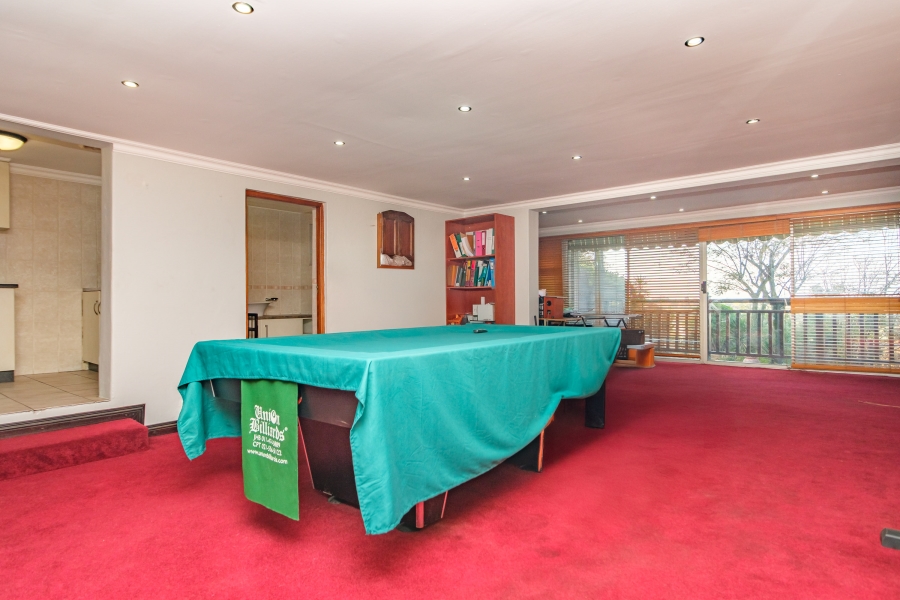 To Let 4 Bedroom Property for Rent in Constantia Kloof Gauteng