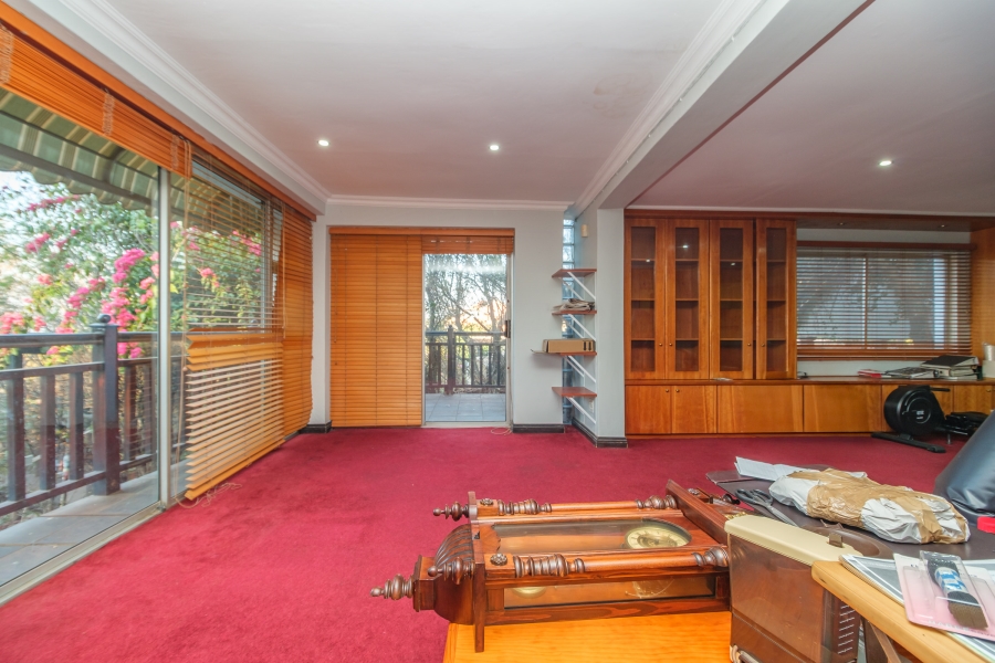 To Let 4 Bedroom Property for Rent in Constantia Kloof Gauteng