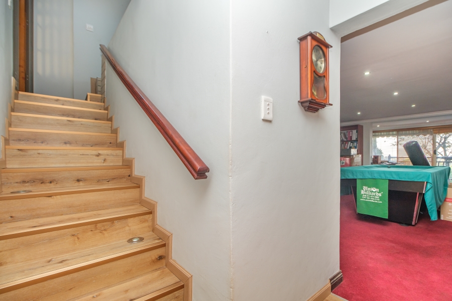 To Let 4 Bedroom Property for Rent in Constantia Kloof Gauteng