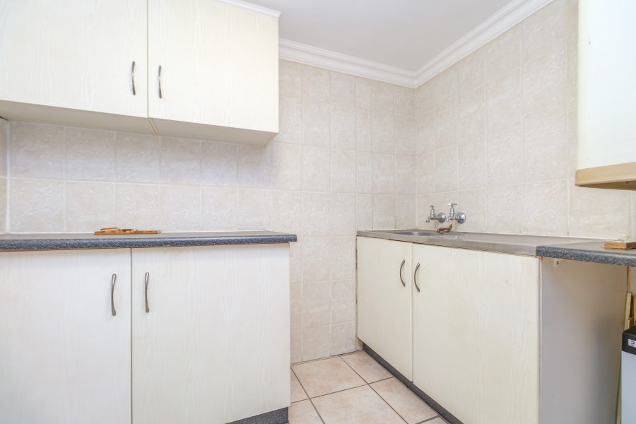 To Let 4 Bedroom Property for Rent in Constantia Kloof Gauteng