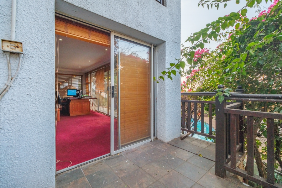 To Let 4 Bedroom Property for Rent in Constantia Kloof Gauteng