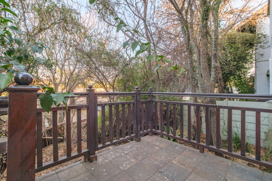 To Let 4 Bedroom Property for Rent in Constantia Kloof Gauteng