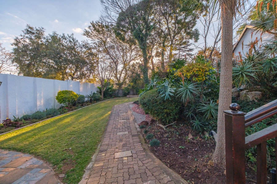 To Let 4 Bedroom Property for Rent in Constantia Kloof Gauteng