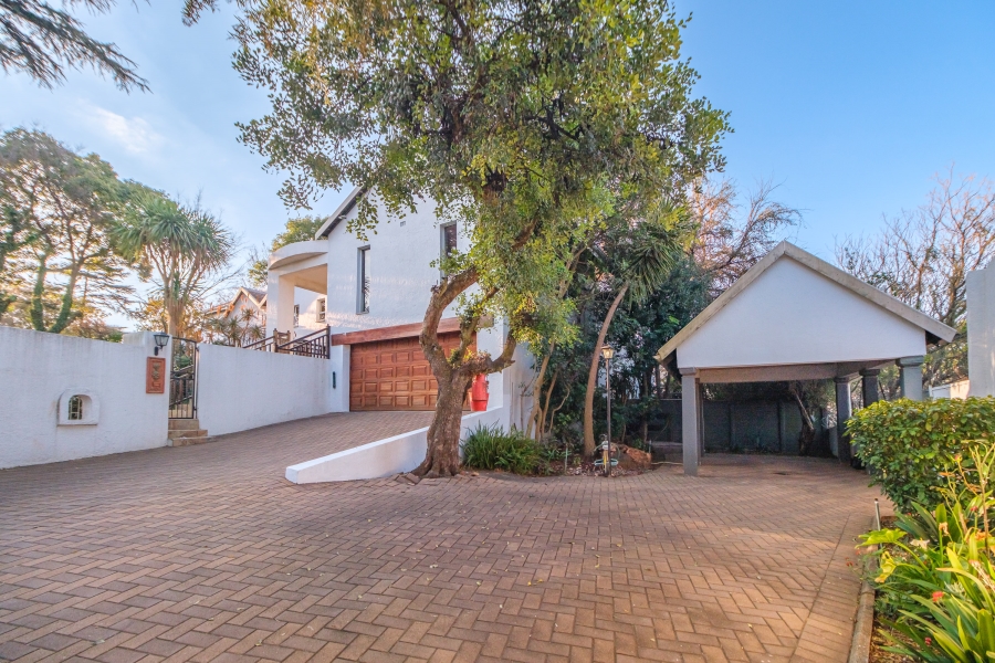 To Let 4 Bedroom Property for Rent in Constantia Kloof Gauteng
