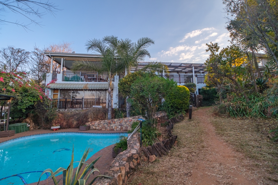 To Let 4 Bedroom Property for Rent in Constantia Kloof Gauteng
