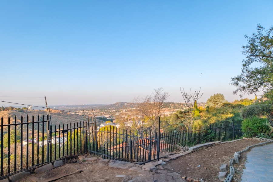 To Let 4 Bedroom Property for Rent in Constantia Kloof Gauteng