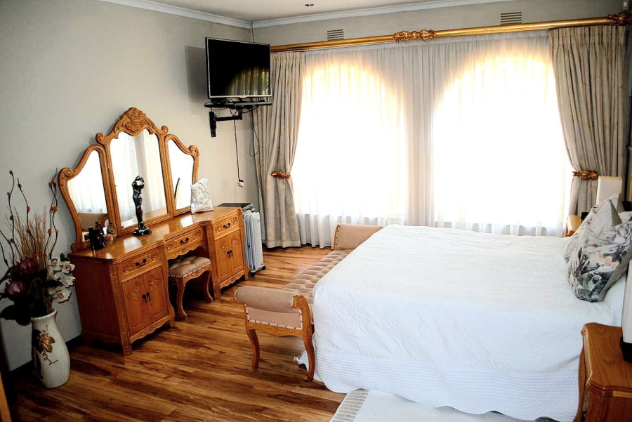 4 Bedroom Property for Sale in Golf Park Gauteng