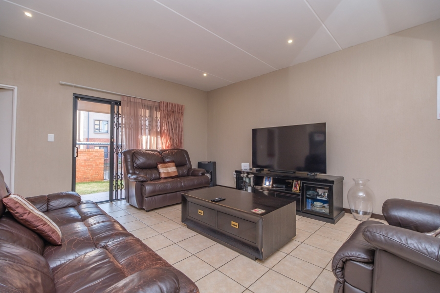 3 Bedroom Property for Sale in Wilgeheuwel Gauteng