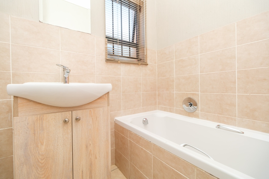3 Bedroom Property for Sale in Wilgeheuwel Gauteng