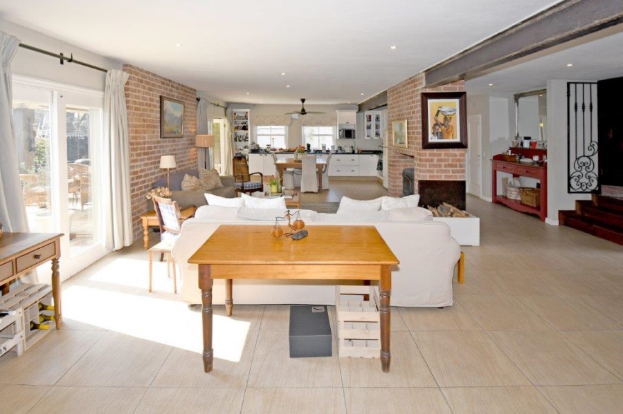 4 Bedroom Property for Sale in Waverley Gauteng