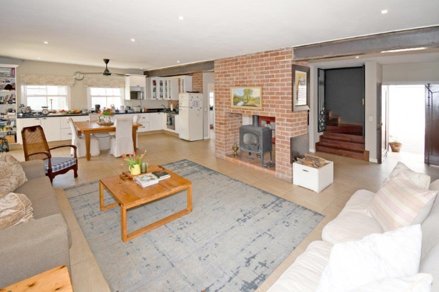 4 Bedroom Property for Sale in Waverley Gauteng