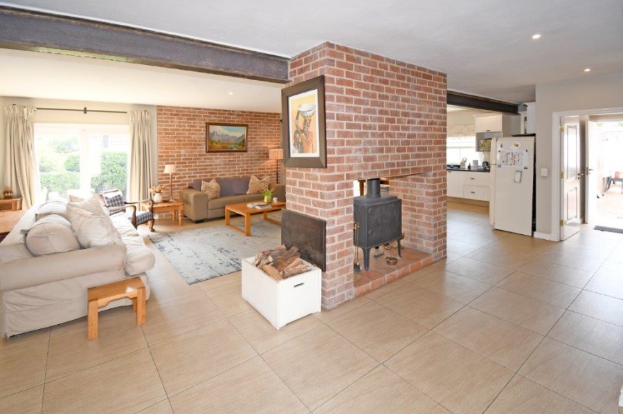4 Bedroom Property for Sale in Waverley Gauteng