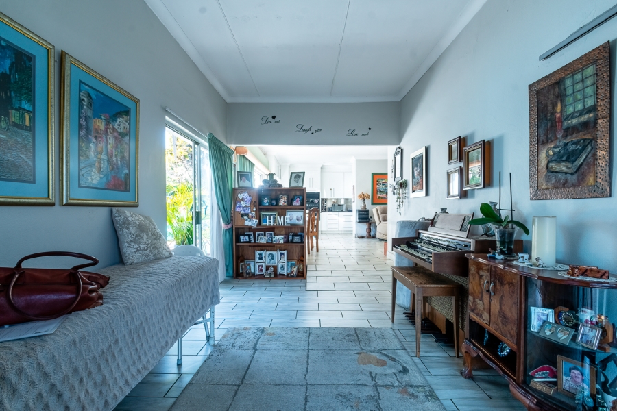 5 Bedroom Property for Sale in Maroelana Gauteng