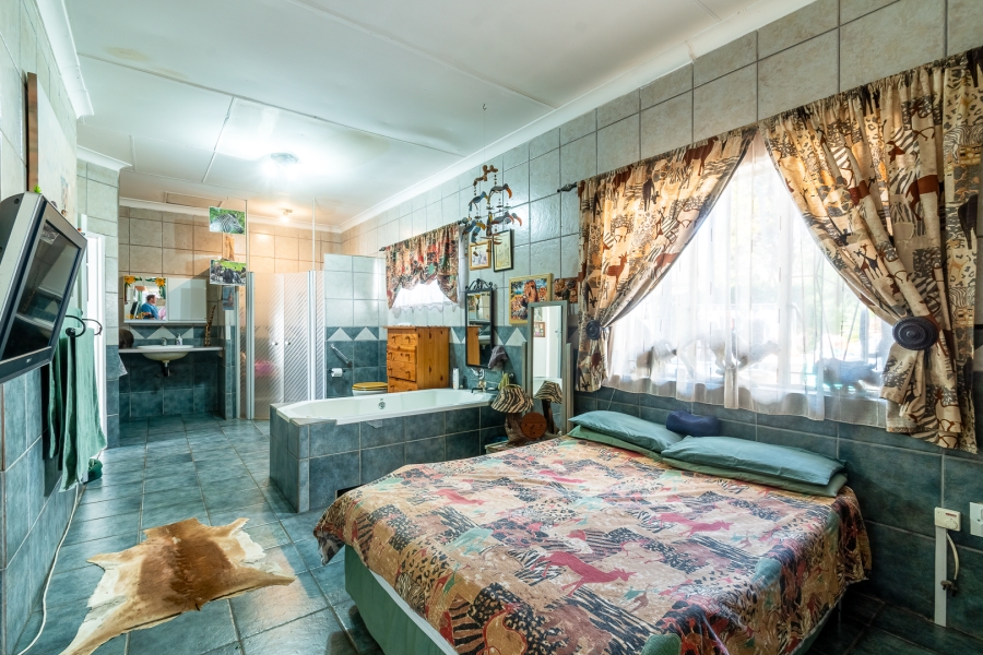 5 Bedroom Property for Sale in Maroelana Gauteng