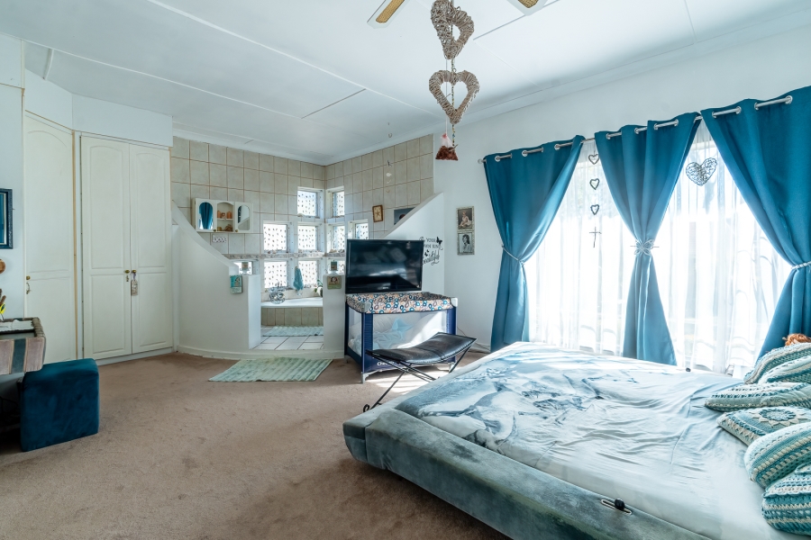 5 Bedroom Property for Sale in Maroelana Gauteng