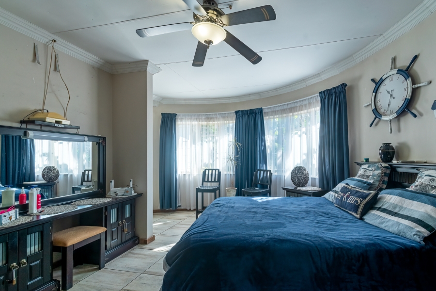5 Bedroom Property for Sale in Maroelana Gauteng