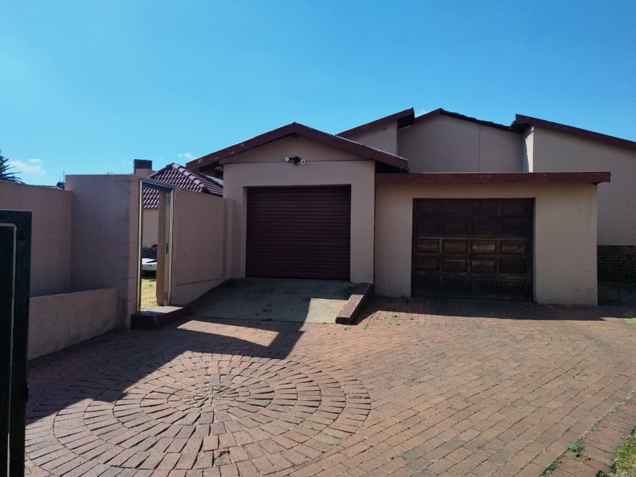 3 Bedroom Property for Sale in Birch Acres Gauteng